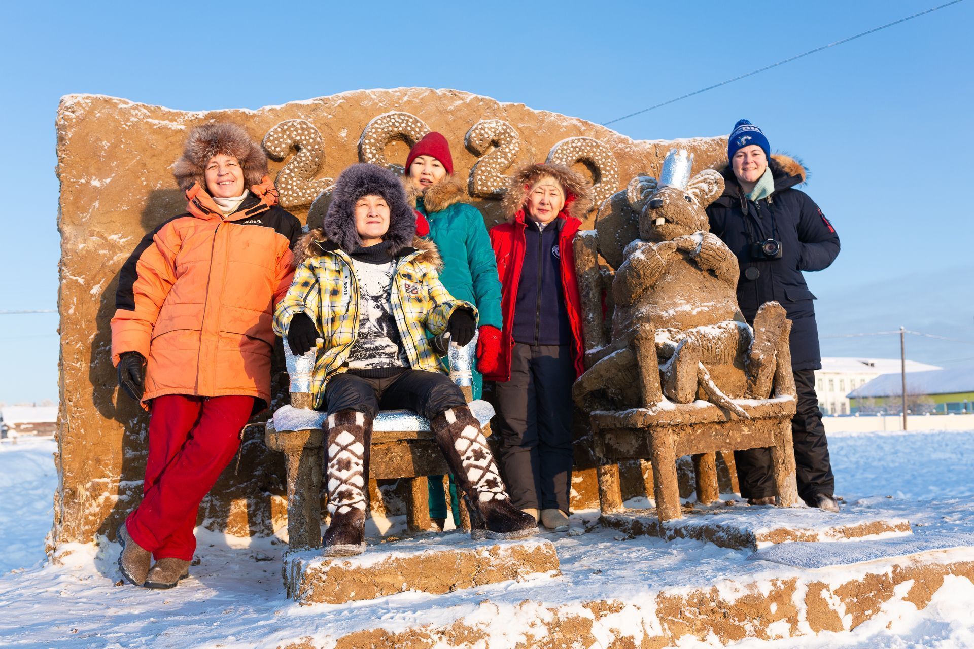 Оймякон погода сегодня. Оймякон полюс холода. Оймякон 2020 в Якутии. Фестиваль дедов Морозов в Оймяконе. Полюс холода в Якутии.