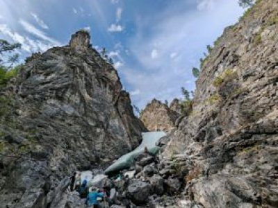 В горах Семи Хребтов. Водопады хребта Сэттэ Дабан Туры в Якутии Турмаршруты в Якутии
