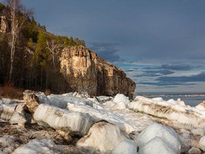 Водопады и ледяные пещеры скал Еланка Куччугуй Кэтэмэ - скалы Еланки - п. Еланка Туры в Якутии Турмаршруты в Якутии