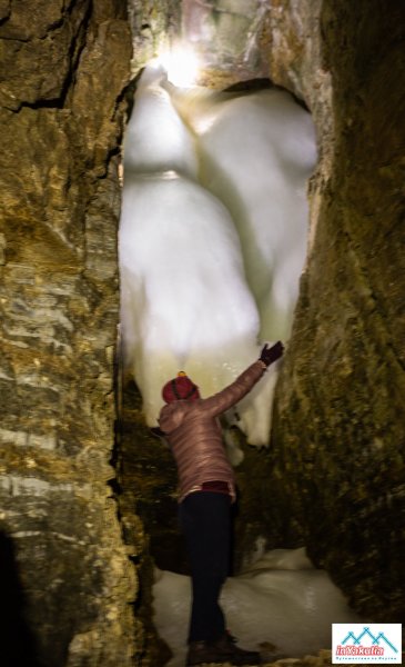 Водопады и ледяные пещеры скал Еланка. Пеший поход Куччугуй Кэтэмэ - Еланка