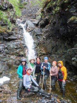 «В горах Семи Хребтов. Водопады хребта Сэттэ Дабан»