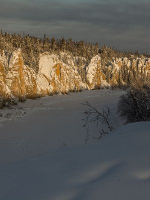 Зима на реке Синяя. Синские Столбы