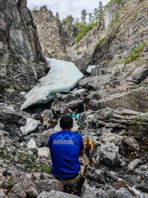«В горах Семи Хребтов. Водопады хребта Сэттэ Дабан»