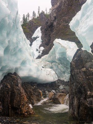 «В горах Семи Хребтов. Водопады хребта Сэттэ Дабан»