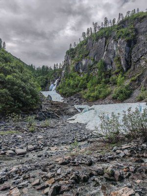 «В горах Семи Хребтов. Водопады хребта Сэттэ Дабан»