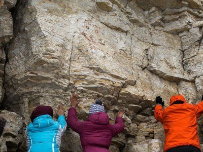 Обрядовое место Эмэгэттээх. Пещера Эмэгэттээх